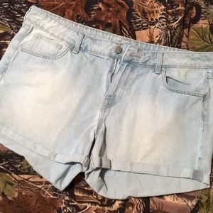 H&M cuffed jean shorts size 12
